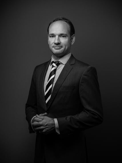 Dr. Raphael M. Reischuk